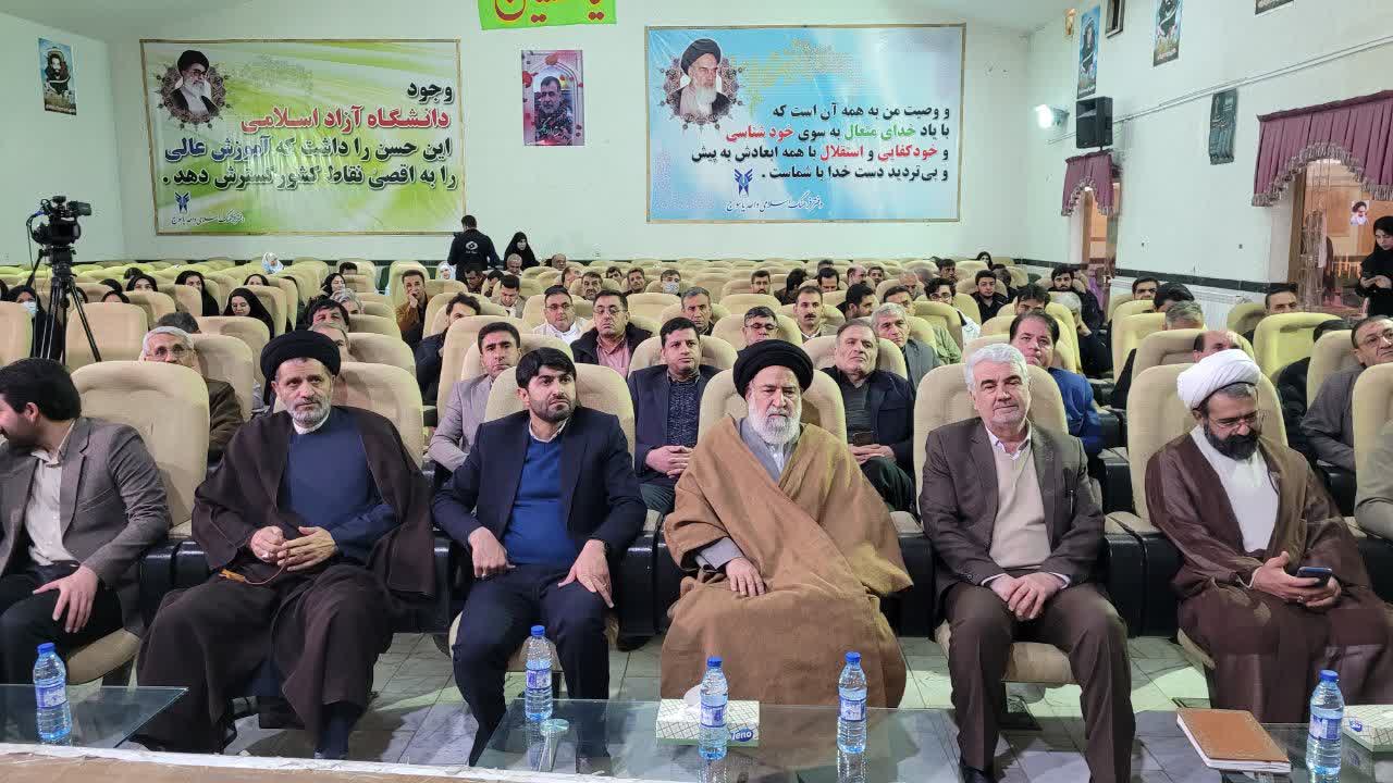 رشد ۱۲۰ درصدی آثار شعر مهدوی/ تفاخر به زبان یا قومیت در منطق قرآن جایگاهی ندارد