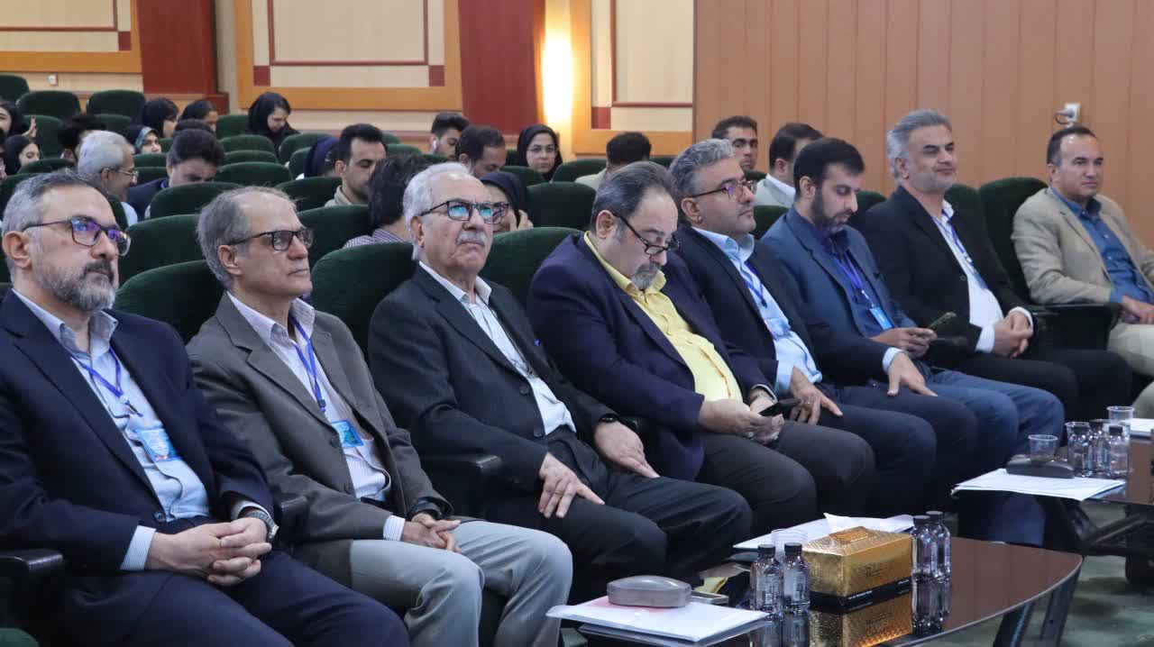 دانشگاه آزاد اسلامی خمینی‌شهر میزبان همایش «بهره‌وری، هوشمندسازی و ساخت سامانه‌های انرژی» با محور صنعت فولاد