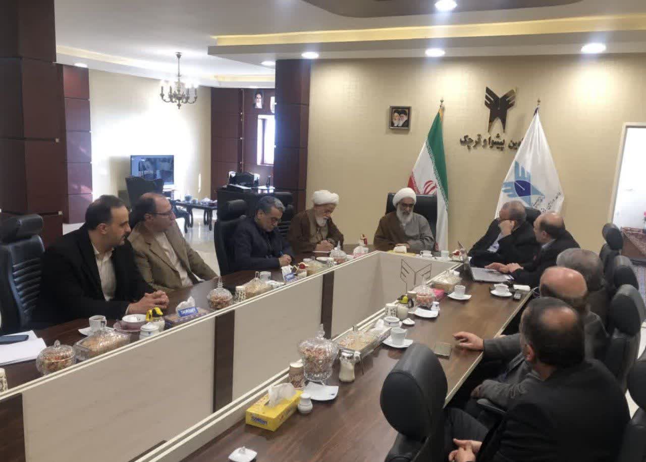 دانشگاه آزاد واحد ورامین-پیشوا الگویی موفق در پیوند علم و تولید است