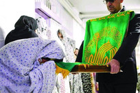 نام امام رضا(ع) کلید گشایش؛ ۱۱۸ مادر زندانی جرایم غیرعمد در مشهد به آغوش خانواده بازگشتند