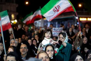 اجتماع خانواده دانشگاه آزاد اسلامی در تجدید بیعت با رهبر انقلاب