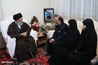 ناگفته‌هایی از صبر عجیب خانواده شهدا در کلام رهبر انقلاب