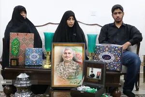 دیدار و تکریم خادمیاران رضوی منطقه 14 تهران با خانواده شهید محمدرضا زندی