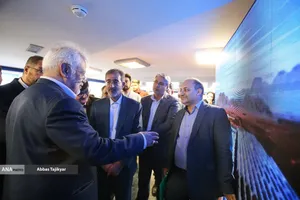 علی منتظری مقدم رئیس جهاد دانشگاهی در بازدید از نمایشگاه علمی دانشگاه آزاد اسلامی