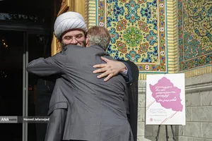 مراسم افتتاح نمایشگاه &laquo; آیینه&zwnj;های نعت&raquo; آیین گرامیداشت ۱۵۰۰مین سالگرد میلاد پیامبر اکرم(ص) با حضور حجت&zwnj;الاسلام والمسلمین محمد قمی رییس سازمان تبلیغات اسلامی