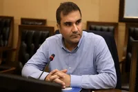 استمرار گلایۀ اپراتورها از انحصارطلبی مخابرات منجر به استفادۀ مجلس از ابزارهای نظارتی خود می‌شود