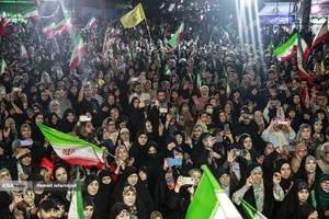 همزمان با سالگرد ازدواج حضرت علی (ع) و حضرت فاطمه(س) مراسم جشن ازدواج500 زوج&zwnj; جان&zwnj;فدا عصر دوشنبه 28 اردیبهشت به&zwnj;صورت همزمان در میادین اصلی شهر تهران برپا شد. از این تعداد، آیین ازدواج 6 زوج در تجمع مردمی حمایت از رهبر معظم انقلاب و نیروهای مسلح در خیابان پیروزی چهارراه نبرد