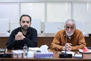 دکتر مجتبی سلطانی احمدی، تاریخ&zwnj;پژوه و دانشیار دانشگاه پیام نور و دکتر یعقوب توکلی، تاریخ&zwnj;پژوه و دانشیار پژوهشگاه علوم انسانی و مطالعات فرهنگی