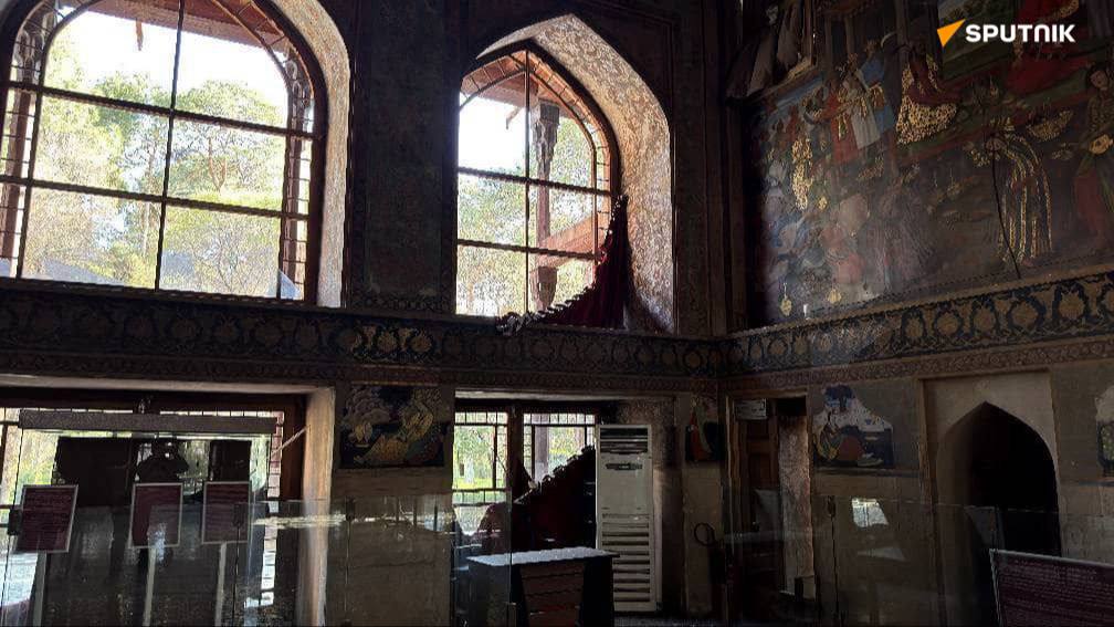 حمله به استانداری اصفهان به میراث جهانی صفوی آسیب زد؛ شیشه‌های عالی‌قاپو شکست