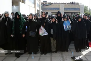 مراسم اقامه نماز بر پیکر امام شهید امت