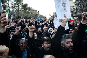  اجتماع مردم تهران در پی خبر شهادت حضرت آیت الله العظمی امام خامنه ای رحمته الله علیه رهبر عظیم الشان انقلاب اسلامی ایران