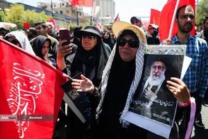 تشییع پیکر مطهر آقای شهید ایران و خانواده ایشان در مشهد