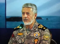 امیر دریادار سیاری: افتخار ما جنگیدن با استکبار است نه دشمنان کوچک