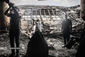 بازدید خبرنگاران خارجی از آثار به&zwnj;جامانده از حمله موشکی رژیم صهیونیستی به ساختمان شیشه ای صدا و سیما که در تاریخ ۲۴ تیرماه صورت گرفت