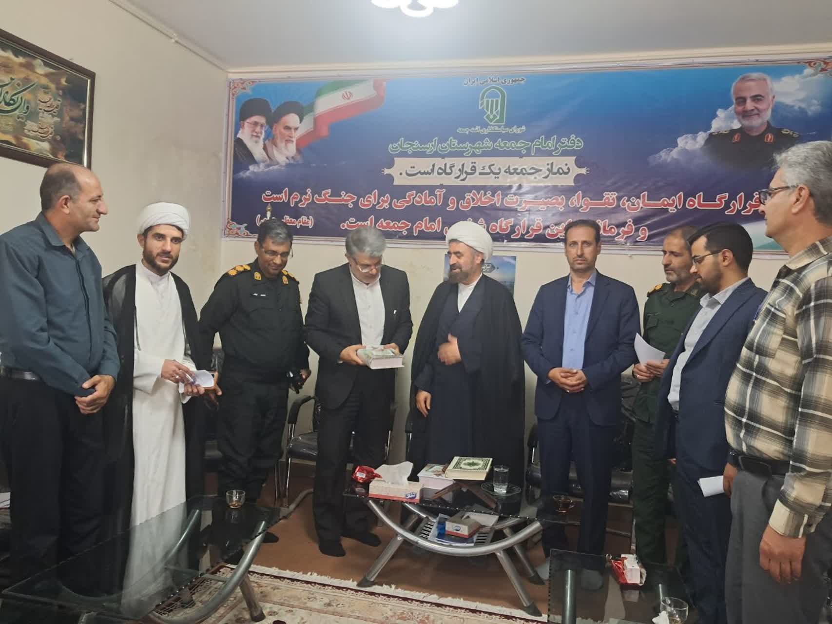 مسجد باید محلی برای شناسایی و پیگیری مسائل مردم باشد