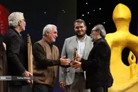 «کارن همایونفر» چهره‌ سال هنر انقلاب شد