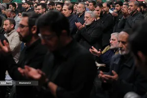 آخرین شب عزاداری شهادت حضرت زهرا(س) در حسینیه امام خمینی(ره)