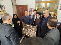 دیدار مسئولان دانشگاه آزاد اسلامی استان فارس با خانواده دانشجوی شهید در شهرستان خفر