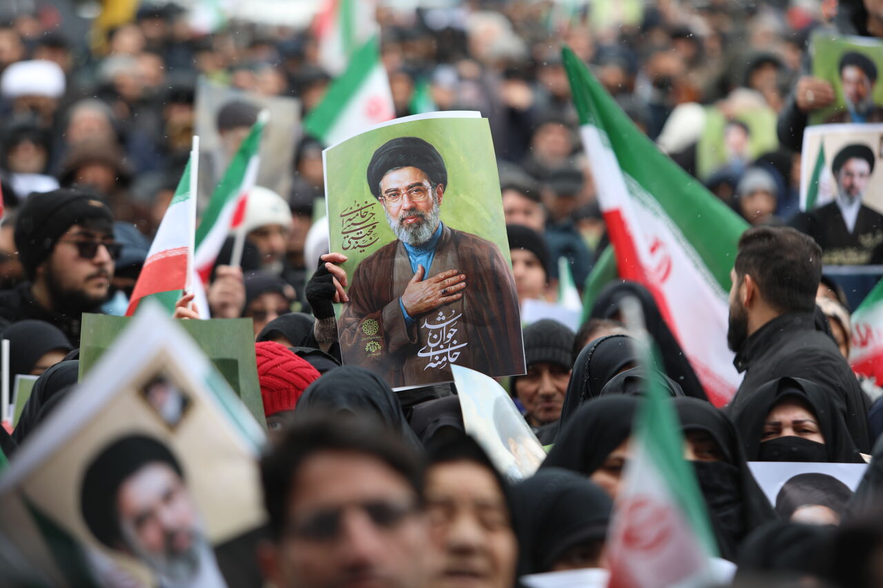 اجتماع سراسری «میثاق با امام شهید امت و بیعت با رهبر منتخب خبرگان ملت» در استان‌ها/ سلام تمام‌قدِ به علمدارِ جدیدِ انقلاب/ گام بلند انقلاب در فصل سوم ولایت + فیلم و عکس