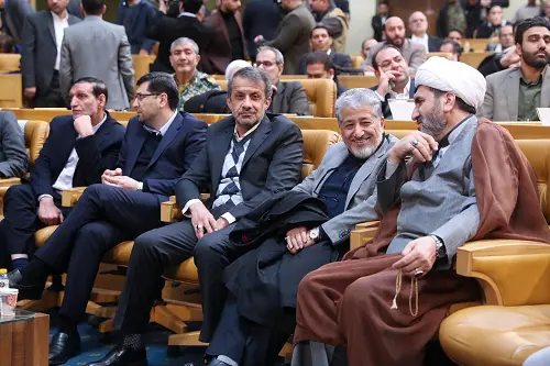 تجلیل از رئیس دانشگاه آزاد اسلامی به‌عنوان الگوی مدیریت مکتب شهید سلیمانی