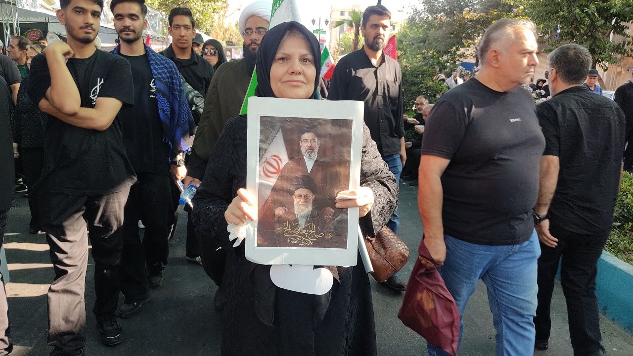 در مسیر حسین؛ تهران قدم‌به‌قدم به اربعین می‌رسد/ روایتی از موشک‌ها و پرچم‌های انتقام +عکس و فیلم