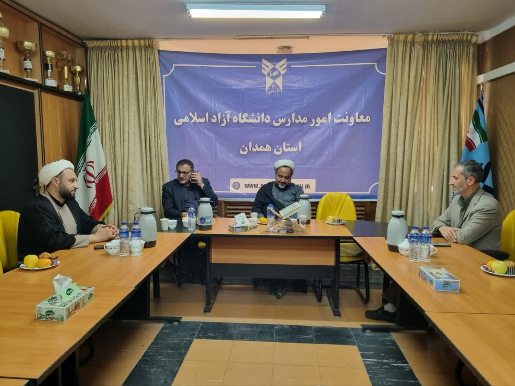 دفتر نهاد نمایندگی رهبری در معاونت امور مدارس دانشگاه آزاد اسلامی همدان افتتاح شد