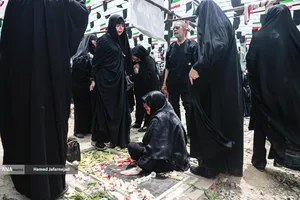 تشییع و خاکسپاری شهدای حملات رژیم صهیونیستی در قطعه42 بهشت زهرا(س)