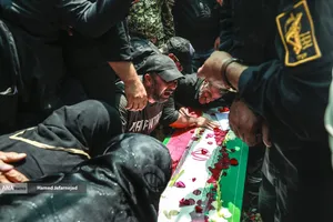 تشییع و خاکسپاری شهدای حملات رژیم صهیونیستی در قطعه42 بهشت زهرا(س)