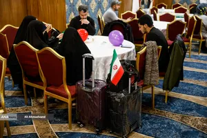 آیین بدرقه خانواده&zwnj;های آسیب&zwnj;دیده در جنگ به زیارت امام رضا(ع)
