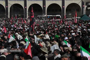 مراسم اقامه نماز بر پیکر امام شهید امت