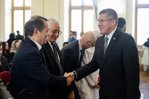 نشست وزیر امور خارجه با سفرا و نمایندگی های سیاسی در تهران