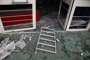 بازدید اصحاب رسانه از پایگاه مدیرت بحران نازی&zwnj;آباد و خودروهای آسیب دیده اورژانس در اثر تجاوز صهیونیستی آمریکایی