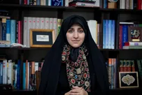 با حفظ آرامش و همبستگی در برابر جنگ همه جانبه دشمن ایستادگی می‌کنیم