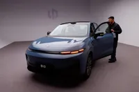 فروش خودرو در چین برای سومین ماه پیاپی افزایش یافت