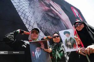 تشییع پیکر مطهر آقای شهید ایران و خانواده ایشان در مشهد