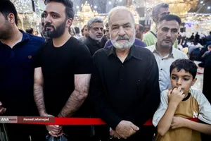 برادر شهید سلامی در اجتماع مردم کنار مزار شهید سپهبد سلامی 