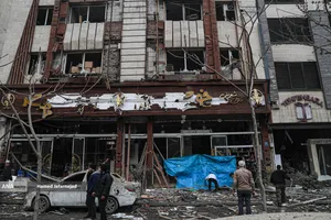 حمله هوایی جنگنده&zwnj;های اسرائیلی_آمریکایی به خیابان پیروزی تهران