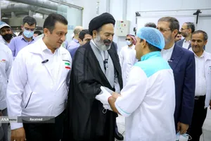 بازدید حجت الاسلام سید عبدالفتاح نواب سرپرست حجاج ایرانی و علیرضا بیات رئیس سازمان حج و زیارت از آشپزخانه ابوسرحد مکه