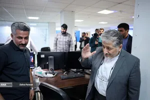 بازدید بیژن رنجبر رییس دانشگاه آزاد اسلامی از تحریریه چندرسانه ای خبرگزاری آنا