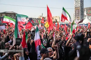 تشییع پیکر مطهر آقای شهید ایران و خانواده ایشان