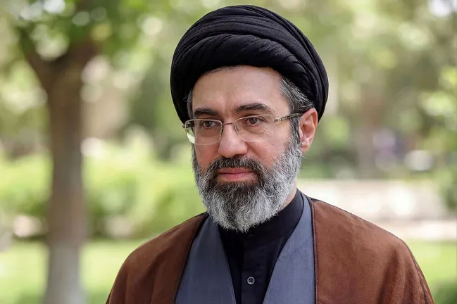رهبر انقلاب: جوانان با علم و ایمان و تلاش مضاعف، مسیر پیشرفت و اقتدار ایران را هموار کنند +فیلم