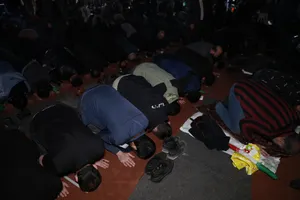 اقامه نماز استغاثه به امام زمان زمان(عج) - چهارراه نبرد خیابان پیروزی