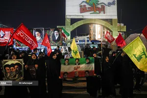 پیاده روی زائرین اربعین حسینی در مسیر نجف به کربلا