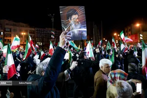 وداع با شهدای ناوشکن دنا و حمایت از نیروهای مسلح