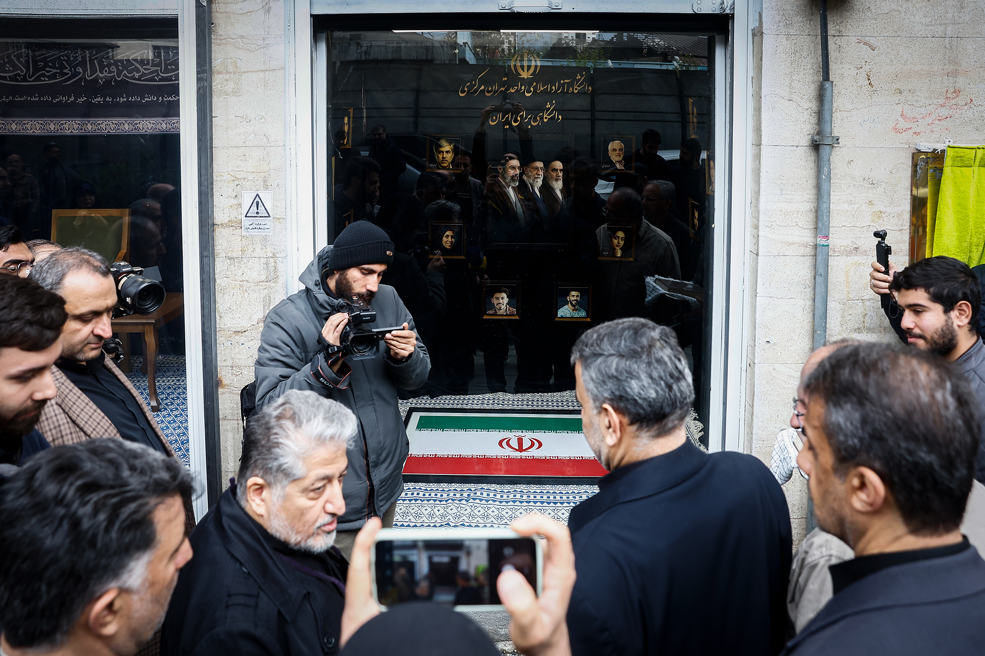 دانشجویان در یادمان شهدای جنگ رمضان، ندای آرمانخواهی را با سه قاب زیبا به تصویر کشیدند