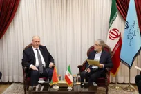 وزیر علوم: همکاری با کشور‌های منطقه از اولویت‌های راهبردی ایران است