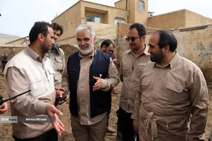 کمک رسانی شهید محمدمهدی طهرانچی دانشمند هسته ای در مناطق سیل زده لرستان پلدختر در سال 1398 همراه گروه های جهادی