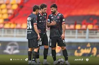 اصلانیان: محو شدن مدافعان تیم ملی مقابل فولاد شرم‌آور بود/بازیکنان پرسپولیس باید جریمه شوند