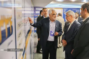 بازدید سرلشکر محمد باقری رئیس ستادکل نیروهای مسلح از نمایشگاه علمی دانشگاه آزاد 