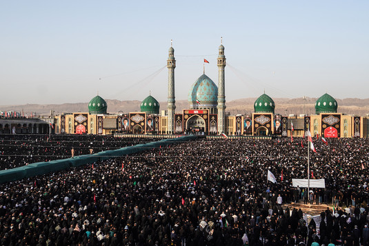 بدرقه و تشییع رهبر شهید انقلاب در مسجد مقدس جمکران
